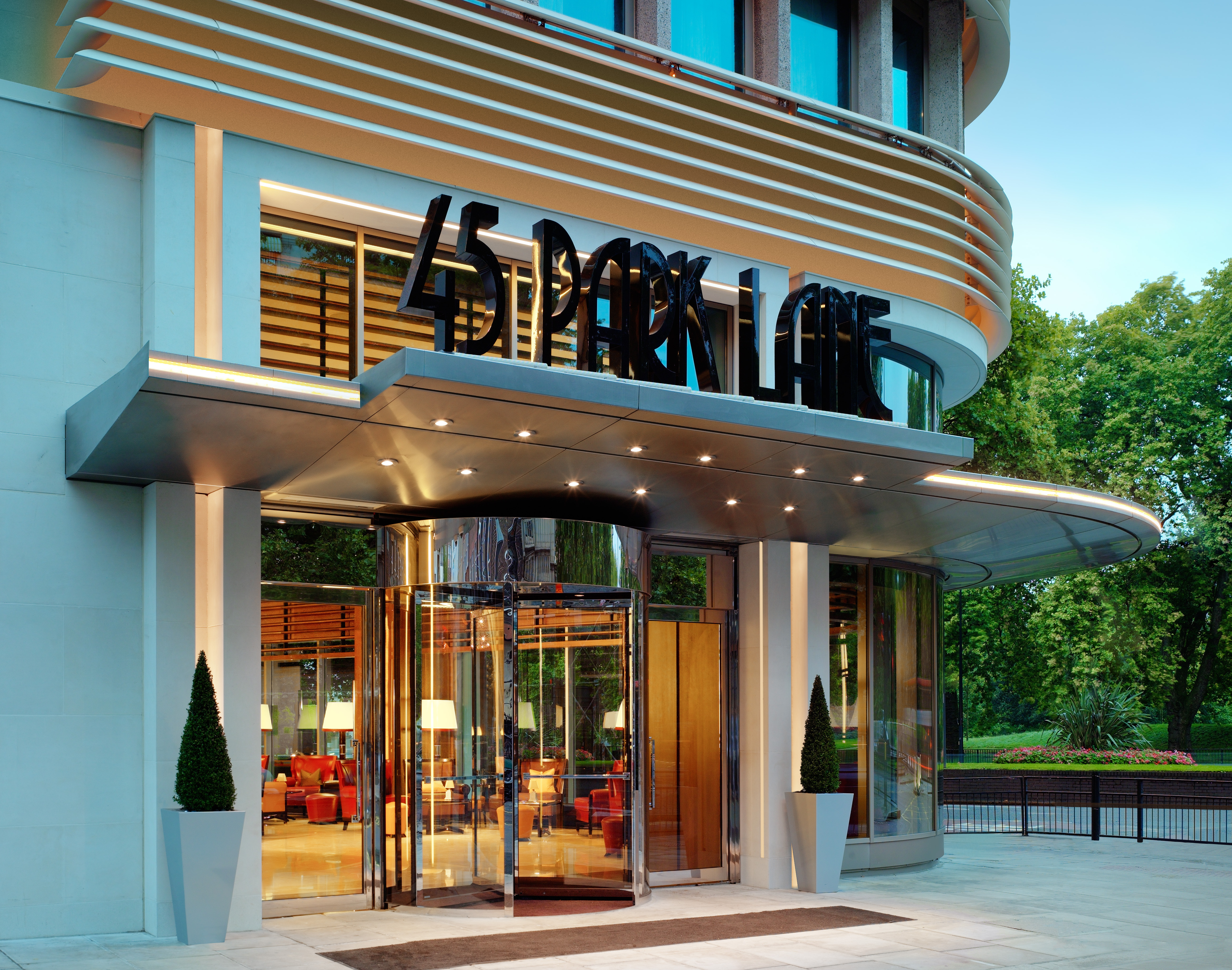 Здания отелей. Отель 45 Park Lane Dorchester collection 5. Парк Лейн Лондон. Park Lane улица. Красивые фасады гостиниц.