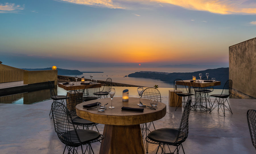 Restaurant with views over Santorini