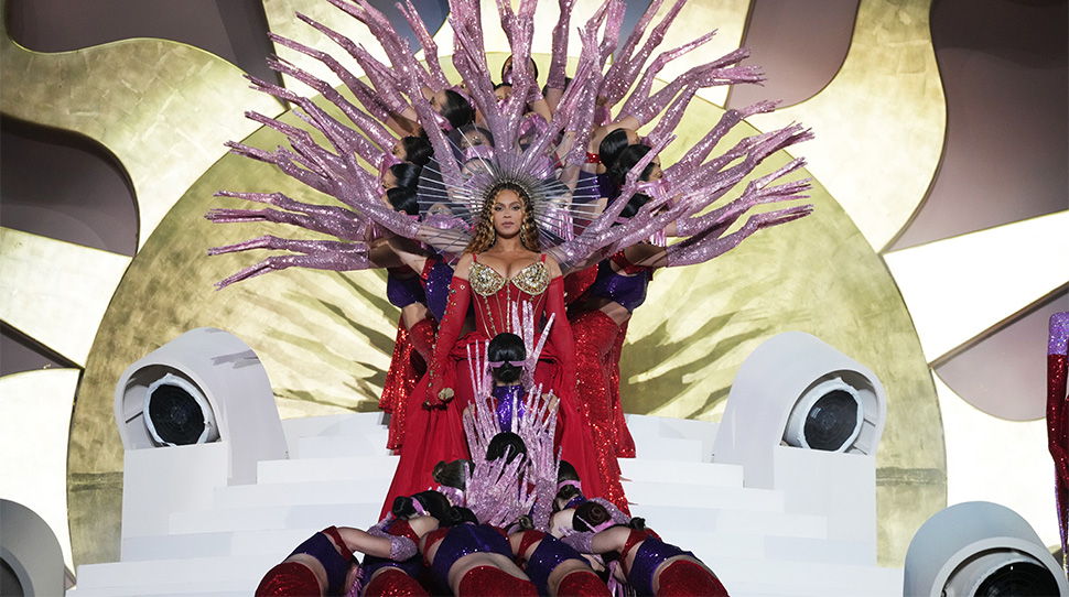 Beyoncé performs at Atlantis The Royal.