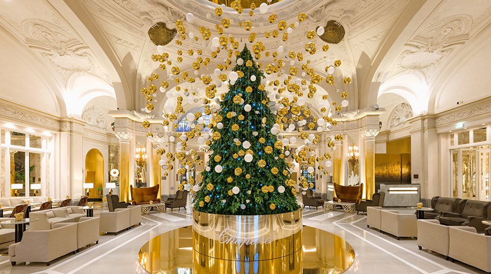 12 Best Hotel Christmas Trees