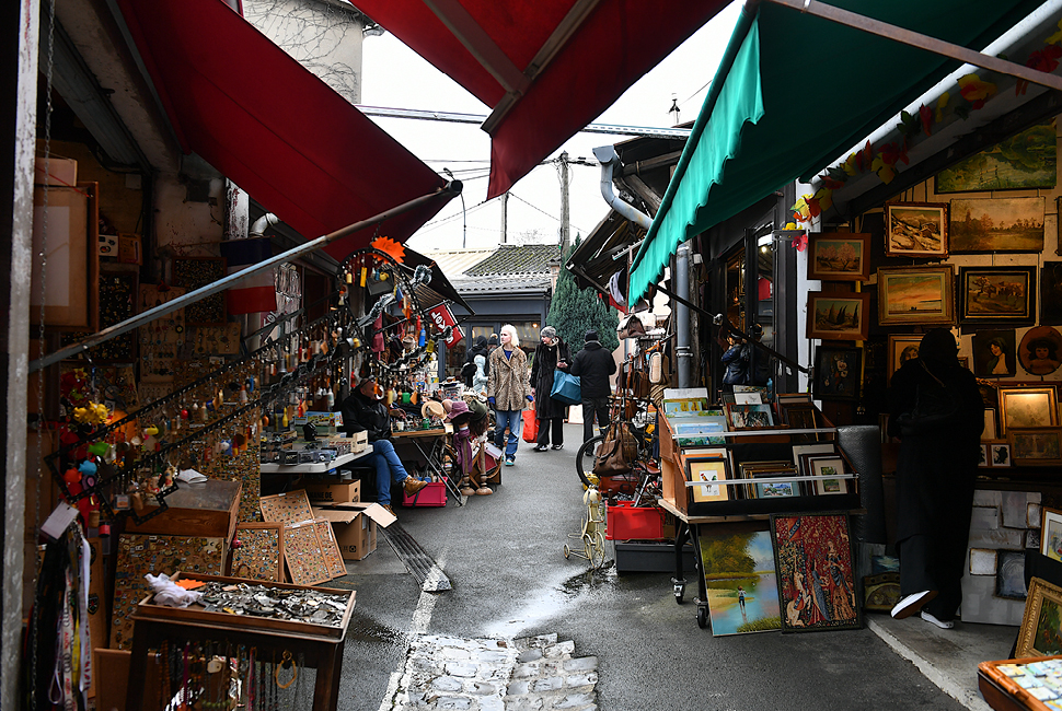 Puces de Paris Saint-Ouen flea market 