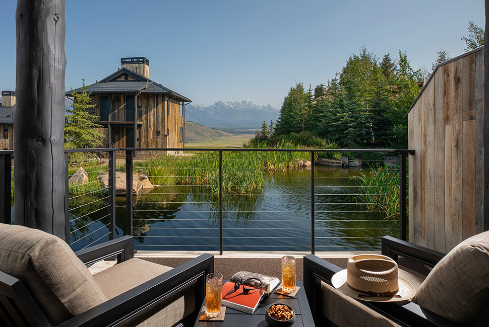 Yellowstone Hotel