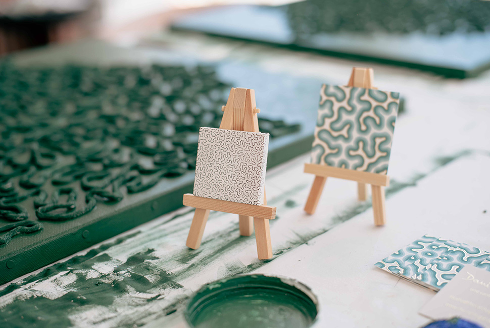 Watch artwork come to life. 