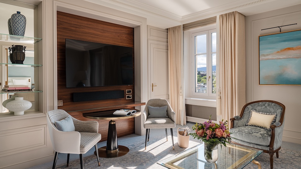 Four Seasons Hotel des Bergues Geneva suite living room